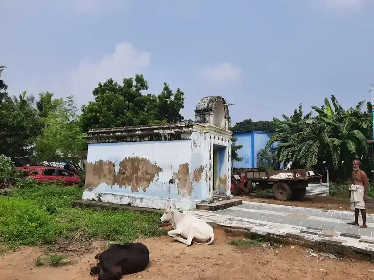Arulmigu Venugopalasamy Temple, Centre Of The Village, Peungavoor - 601204 அருள்மிகு வேணுகோபாலசுவாமி திருக்கோயில், Centre Of The Village,, Peungavoor - 601204, Tiruvallur - Ancient Temple Architecture and History Image 5
