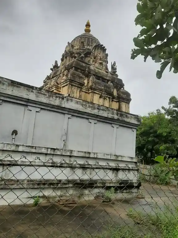 Arulmigu Venugopalasamy Temple, Inside The Village, Maduravasal - 601204 அருள்மிகு வேணுகோபாலசுவாமி திருக்கோயில், Inside The Village, Maduravasal - 601204, Tiruvallur - Ancient Temple Architecture and History Image 2