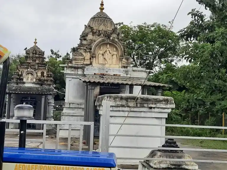 Arulmigu Venugopalasamy Temple, Inside The Village, Maduravasal - 601204 அருள்மிகு வேணுகோபாலசுவாமி திருக்கோயில், Inside The Village, Maduravasal - 601204, Tiruvallur - Ancient Temple Architecture and History Image 4