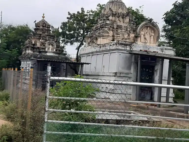 Arulmigu Venugopalasamy Temple, Inside The Village, Maduravasal - 601204 அருள்மிகு வேணுகோபாலசுவாமி திருக்கோயில், Inside The Village, Maduravasal - 601204, Tiruvallur - Ancient Temple Architecture and History Image 5