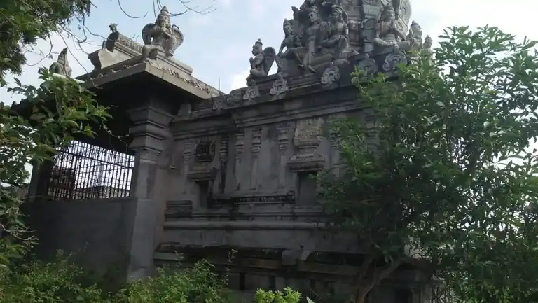 Arulmigu Venugopalasamy Temple, Inside The Village, Tiruvallur - 602001 அருள்மிகு வேணுகோபாலசுவாமி திருக்கோயில், Inside The Village, Tiruvallur - 602001, Tiruvallur - Ancient Temple Architecture and History Image 5
