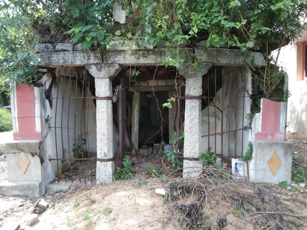 Arulmigu Venugopalasamy Temple, Inside The Village, Veeraragavapuram - 631209
