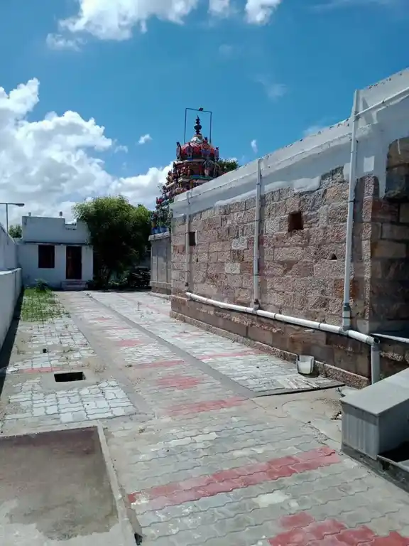 Arulmigu Venugopalasamy Temple, Kuraiyur, Kuraiyur - 625701 அருள்மிகு வேணுகோபாலசாமி திருக்கோவில், குராயூர், குராயூர் - 625701, Madurai - Ancient Temple Architecture and History Image 6