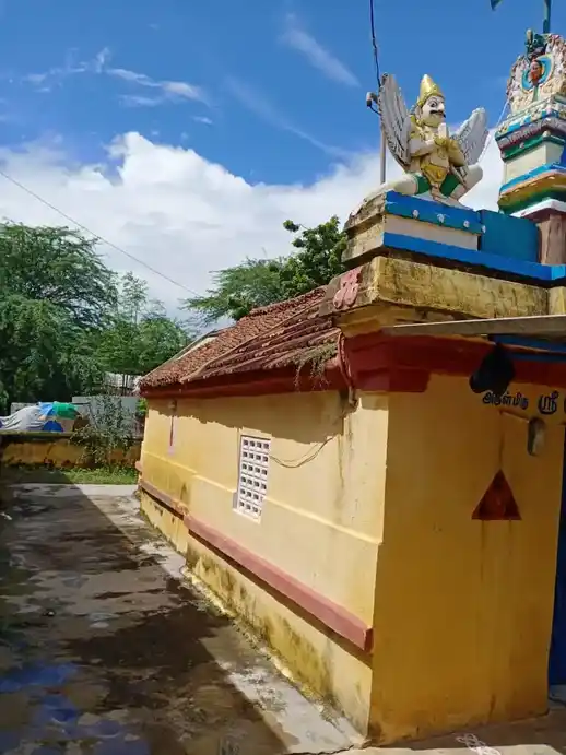Arulmigu Venugopalasamy Temple, Near Sipcot, Sengarai - 602001 அருள்மிகு வேணுகோபாலசுவாமி திருக்கோயில், சிப்காட் அருகில், செங்கரை - 602001, Tiruvallur - Ancient Temple Architecture and History Image 2
