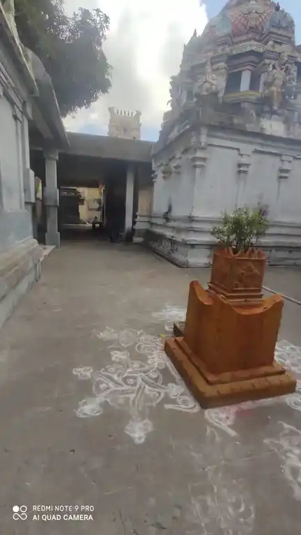 Arulmigu Venugopalasamy Temple, Sozhavalli - 607105 அருள்மிகு வேணு கோபால்சாமி திருக்கோயில், Sozhavalli - 607105, Cuddalore - Ancient Temple Architecture and History Image 3