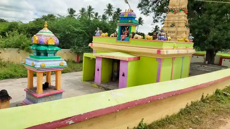 Arulmigu Venugopalaswami, Kottaiyamman, Aanaikattan, Adaigalagathan Thoppaiyamman Temple, Musaravakkam - 631502