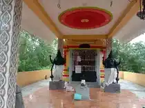 Arulmigu Venugopalaswami Temple, Parandapalli - 635854 அருள்மிகு வேணூகோபாலசுவாமி திருக்கோயில், பாராண்டபள்ளி - 635854, Thirupathur - Ancient Temple Architecture and History Image 4