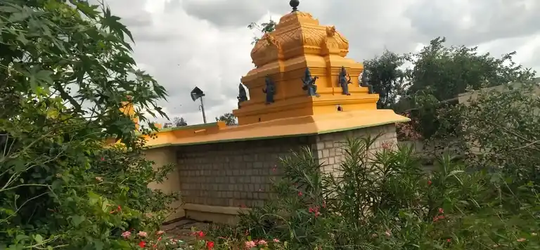 Arulmigu Venugopalaswamy And Kambathrayaswamy Temple, Ediyanallur - 635110 Arulmigu Venugopalaswamy And Kambathrayaswamy Temple, Ediyanallur - 635110, Krishnagiri - Ancient Temple Architecture and History Image 4