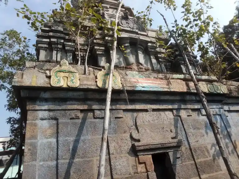 Arulmigu Venugopalaswamy Temple, Aanaikaranchatram - 609102 அருள்மிகு வேணுகோபாலசுவாமி திருக்கோயில், Sirkali - 609102, Mayiladuthurai - Ancient Temple Architecture and History Image 2