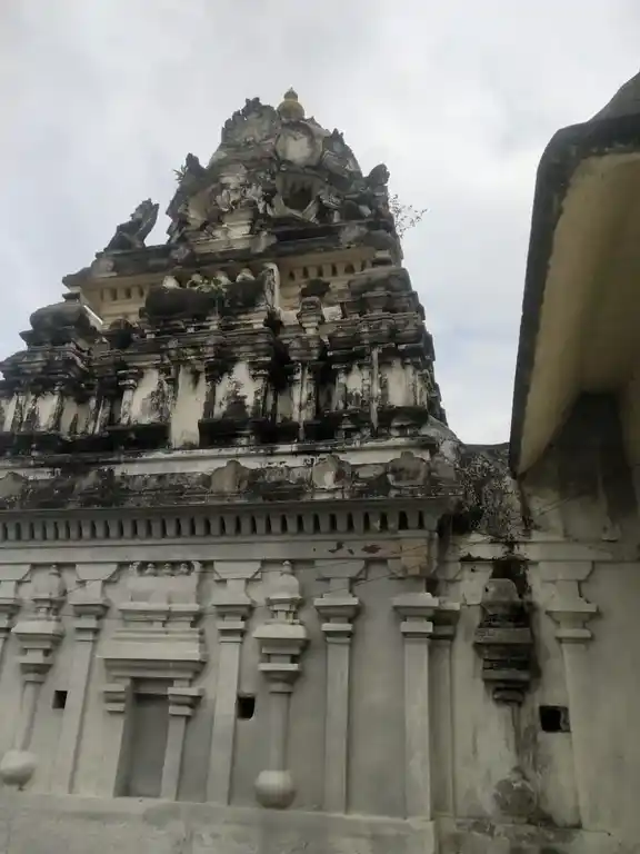 Arulmigu Venugopalaswamy Temple, Azhisur - 603406 அருள்மிகு வேணுகோபாலசுவாமி திருக்கோயில், Azhisur - 603406, Kancheepuram - Ancient Temple Architecture and History Image 2