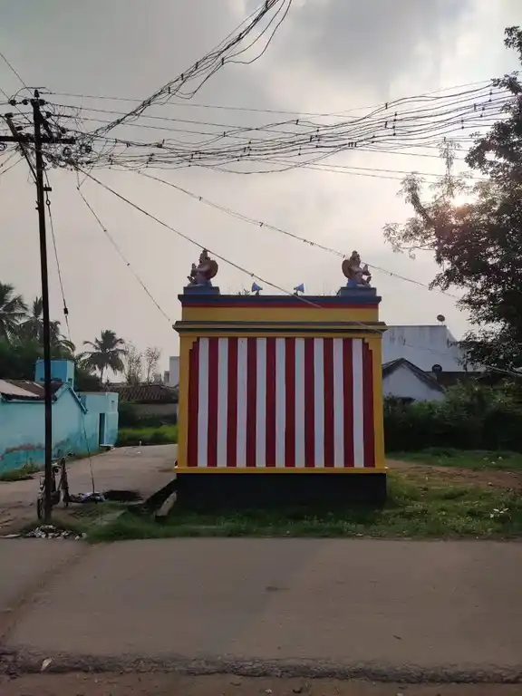 Arulmigu Venugopalaswamy Temple, Guruvanayakkanpalayam, Guruvanayakkanpalayam - 631702 அருள்மிகு வேணுகோபாலசுவாமி திருக்கோயில், குருவநாயக்கன்பாளையம், குருவநாயக்கன்பாளையம் - 631702, Tiruvannamalai - Ancient Temple Architecture and History Image 4