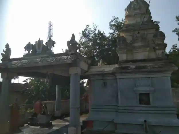 Arulmigu Venugopalaswamy Temple, Kizhmannur - 604101 அருள்மிகு வேணுகோபாலசுவாமி திருக்கோயில், Kizhmannur - 604101, Viluppuram - Ancient Temple Architecture and History Image 3
