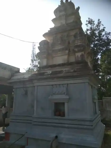 Arulmigu Venugopalaswamy Temple, Kizhmannur - 604101 அருள்மிகு வேணுகோபாலசுவாமி திருக்கோயில், Kizhmannur - 604101, Viluppuram - Ancient Temple Architecture and History Image 4