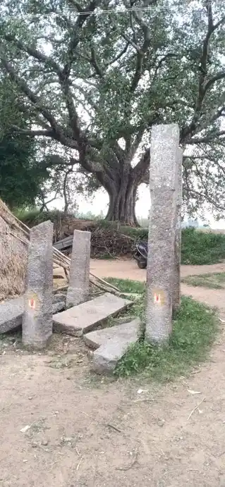 Arulmigu Venugopalaswamy Temple, Molasur - 604102 அருள்மிகு வேணுகோபாலசுவாமி திருக்கோயில், Molasur - 604102, Viluppuram - Ancient Temple Architecture and History Image 4