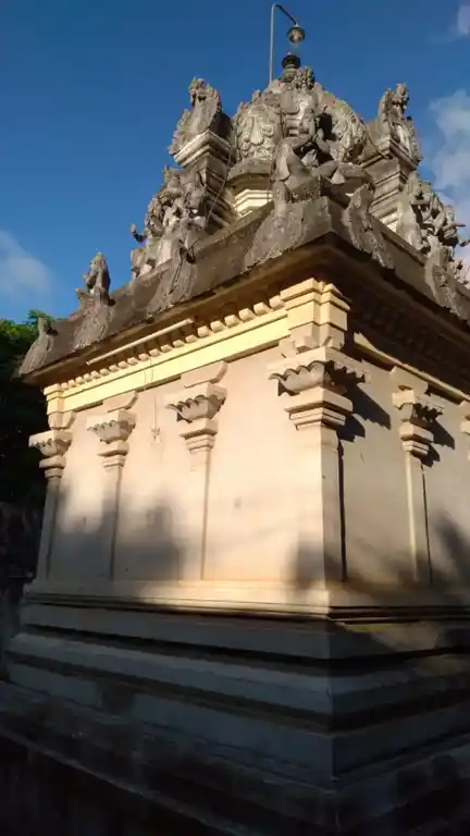 Arulmigu Venugopalaswamy Temple, Nallathukudi - 609001 அருள்மிகு வேணுகோபாலசுவாமி திருக்கோயில், Mayiladuthurai - 609001, Mayiladuthurai - Ancient Temple Architecture and History Image 4