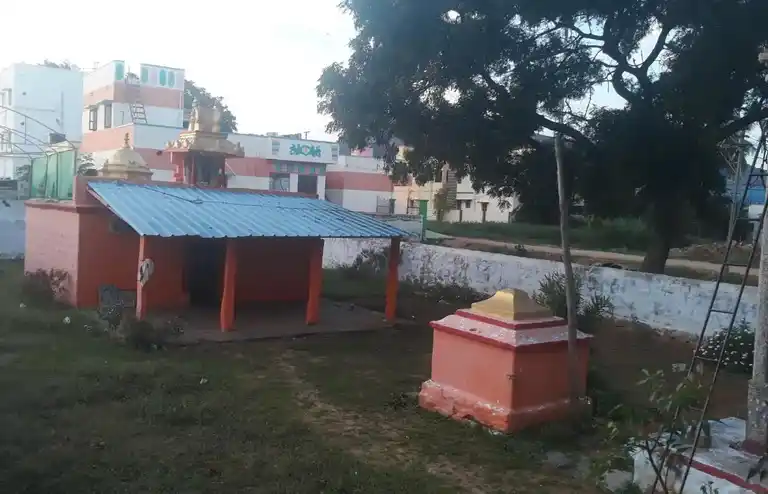 Arulmigu Venugopalaswamy Temple, Near Police Station, Kurubarapalli - 635302 அருள்மிகு வேணுகோபால சுவாமி திருக்கோயில், Near Police Station, Kurubarapalli - 635302, Krishnagiri - Ancient Temple Architecture and History Image 2