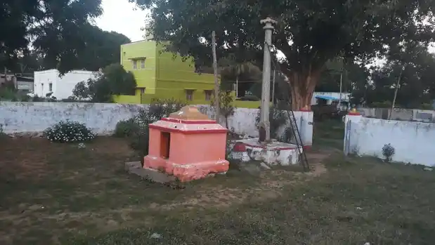 Arulmigu Venugopalaswamy Temple, Near Police Station, Kurubarapalli - 635302 அருள்மிகு வேணுகோபால சுவாமி திருக்கோயில், Near Police Station, Kurubarapalli - 635302, Krishnagiri - Ancient Temple Architecture and History Image 3