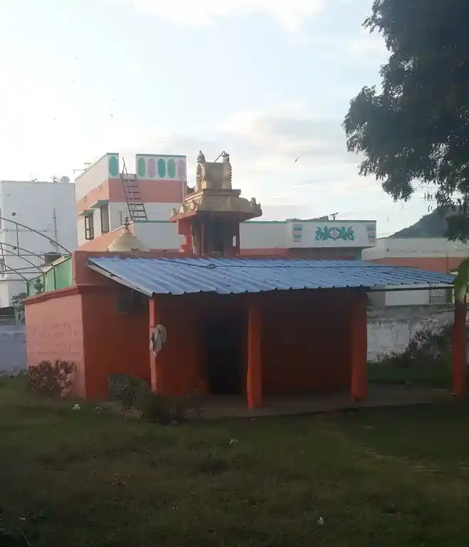 Arulmigu Venugopalaswamy Temple, Near Police Station, Kurubarapalli - 635302 அருள்மிகு வேணுகோபால சுவாமி திருக்கோயில், Near Police Station, Kurubarapalli - 635302, Krishnagiri - Ancient Temple Architecture and History Image 4