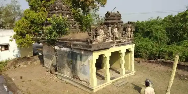 Arulmigu Venugopalaswamy Temple, Puliyarambakkam - 604407 அருள்மிகு வேணுகோபாலசுவாமி திருக்கோயில், Puliyarambakkam - 604407, Tiruvannamalai - Ancient Temple Architecture and History Image 2