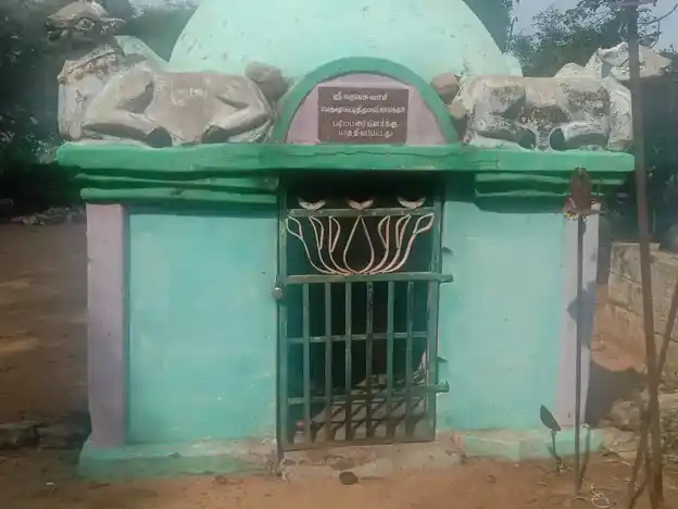 Arulmigu Venugopalaswamy Temple, R.Kombai - 624706 அருள்மிகு வேணுகோபாலசாமி திருக்கோயில், R.Kombai - 624706, Dindigul - Ancient Temple Architecture and History Image 4