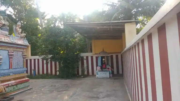 Arulmigu Venugopalaswamy Temple, Thillayambur, Thillayambur - 612804 அருள்மிகு வேணுகோபால சுவாமி திருக்கோயில், தில்லையம்பூர், Thillayambur - 612804, Thanjavur - Ancient Temple Architecture and History Image 3