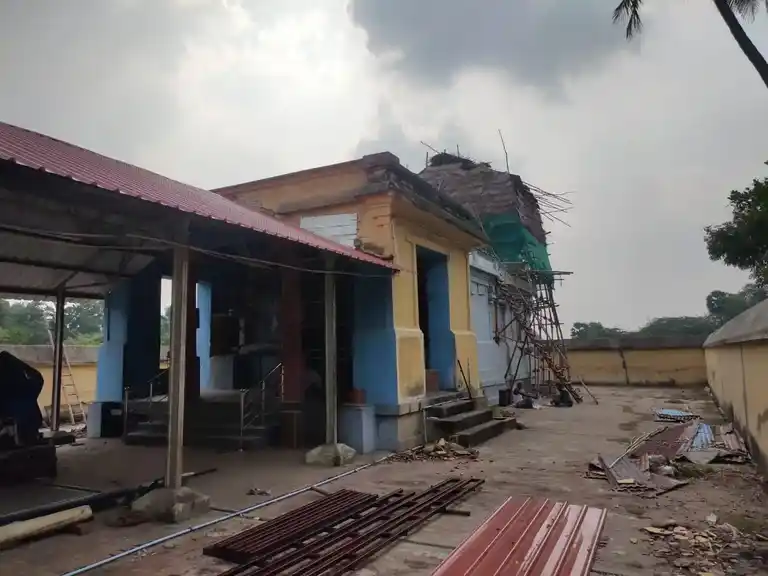 Arulmigu Venugopalaswamy Temple, Thipirajapuram - 612402 Arulmigu Venugopalaswamy Temple, திப்பிராஜபுரம் - 612402, Thanjavur - Ancient Temple Architecture and History Image 2