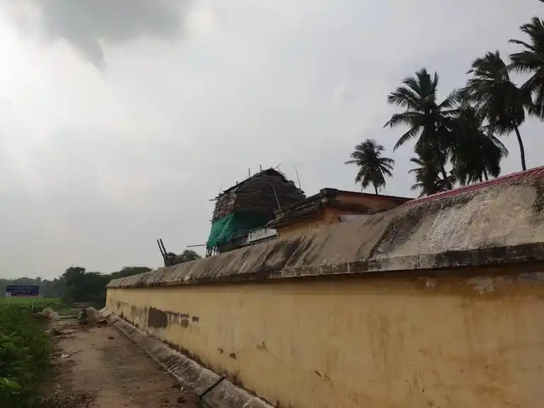 Arulmigu Venugopalaswamy Temple, Thipirajapuram - 612402 Arulmigu Venugopalaswamy Temple, திப்பிராஜபுரம் - 612402, Thanjavur - Ancient Temple Architecture and History Image 4