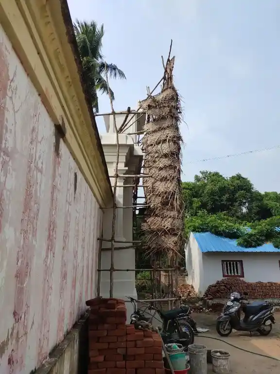 Arulmigu Venugopalaswamy Temple, Thipirajapuram - 612402 Arulmigu Venugopalaswamy Temple, திப்பிராஜபுரம் - 612402, Thanjavur - Ancient Temple Architecture and History Image 5