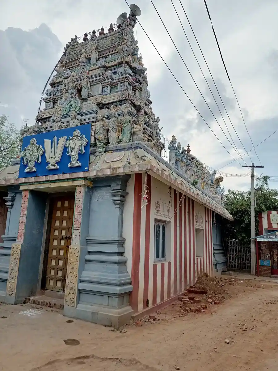 Arulmigu Venugopalaswamy Temple, Vellore - 632002 அருள்மிகு வேணுகோபாலசுவாமி திருக்கோயில், வேலூர் - 632002, Vellore - Ancient Temple Architecture and History Image 2