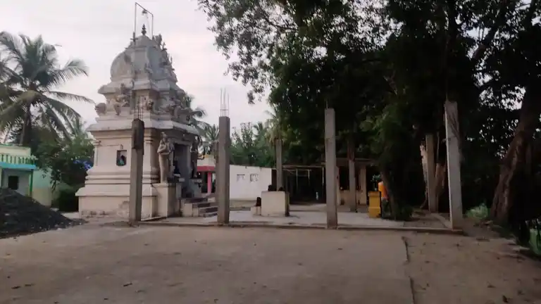 Arulmigu Vepamarathu Maariyamman, Vinayagar Temple, Saaram - 604307 அருள்மிகு வேப்பமரத்து மாரியம்மன், விநாயகர் திருக்கோயில், Saaram - 604307, Viluppuram - Ancient Temple Architecture and History Image 3