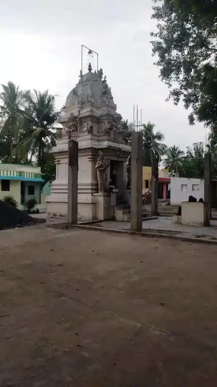 Arulmigu Vepamarathu Maariyamman, Vinayagar Temple, Saaram - 604307 அருள்மிகு வேப்பமரத்து மாரியம்மன், விநாயகர் திருக்கோயில், Saaram - 604307, Viluppuram - Ancient Temple Architecture and History Image 4