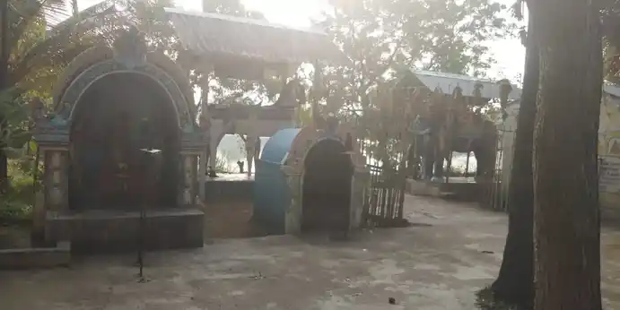 Arulmigu Veppakulathu Ayyanar Temple, Gopurajapuram - 614205 அருள்மிகு வேப்பங்குளத்து அய்யனார் திருக்கோயில், Gopurajapuram - 614205, Thanjavur - Ancient Temple Architecture and History Image 2