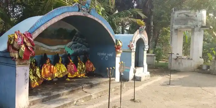 Arulmigu Veppakulathu Ayyanar Temple, Gopurajapuram - 614205 அருள்மிகு வேப்பங்குளத்து அய்யனார் திருக்கோயில், Gopurajapuram - 614205, Thanjavur - Ancient Temple Architecture and History Image 7