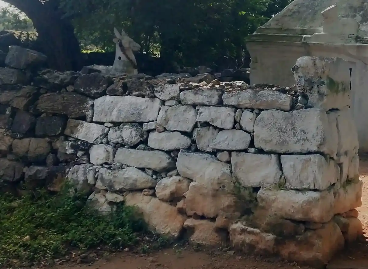 Arulmigu Vethamman Temple, Sirukalaji, Sirukalaji - 638051 அருள்மிகு வேதம்மன் திருக்கோயில், சிறுகளஞ்சி, Sirukalaji - 638051, Erode - Ancient Temple Architecture and History Image 4