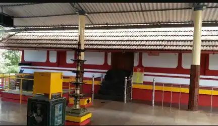 Arulmigu Veththikkorumagan Temple, Nambalakotai, Gudalur - 643211 அருள்மிகு வேட்டைக்கொருமகன் திருக்கோயில், Nambalakotai, Gudalur - 643211, Nilgiris - Ancient Temple Architecture and History Image 2