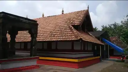 Arulmigu Veththikkorumagan Temple, Nambalakotai, Gudalur - 643211 அருள்மிகு வேட்டைக்கொருமகன் திருக்கோயில், Nambalakotai, Gudalur - 643211, Nilgiris - Ancient Temple Architecture and History Image 3
