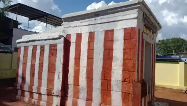 Arulmigu Vethum Perumal Temple, South, Kulathur - 628903 அருள்மிகு வெட்டும்பெருமாள் திருக்கோயில், South, Kulathur - 628903, Thoothukudi - Ancient Temple Architecture and History Image 2