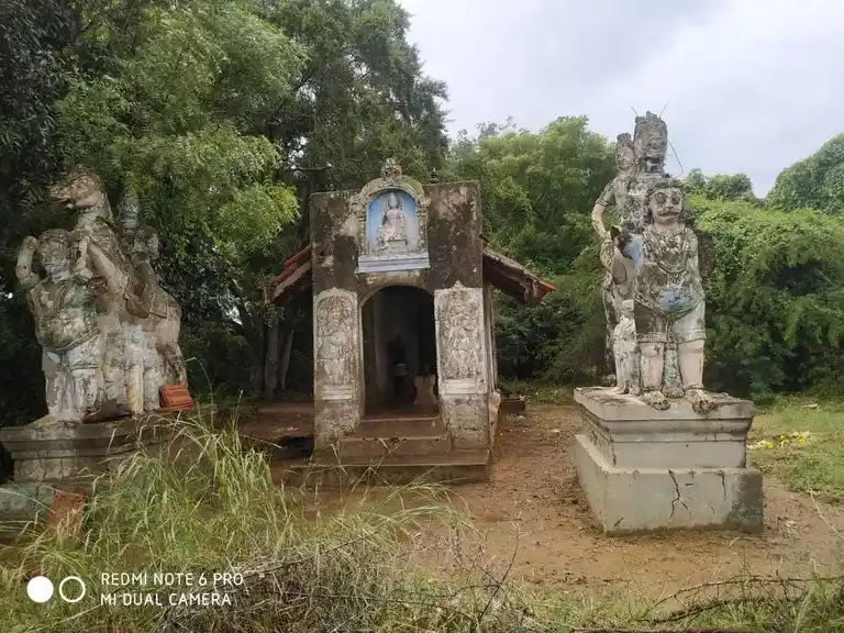 Arulmigu Vettai Ayyanar Temple, Karunkalpatti - 630561 அருள்மிகு. வேட்டை அழகிய அய்யனார் திருக்கோயில், Karunkalpatti - 630561, Sivagangai - Ancient Temple Architecture and History Image 3