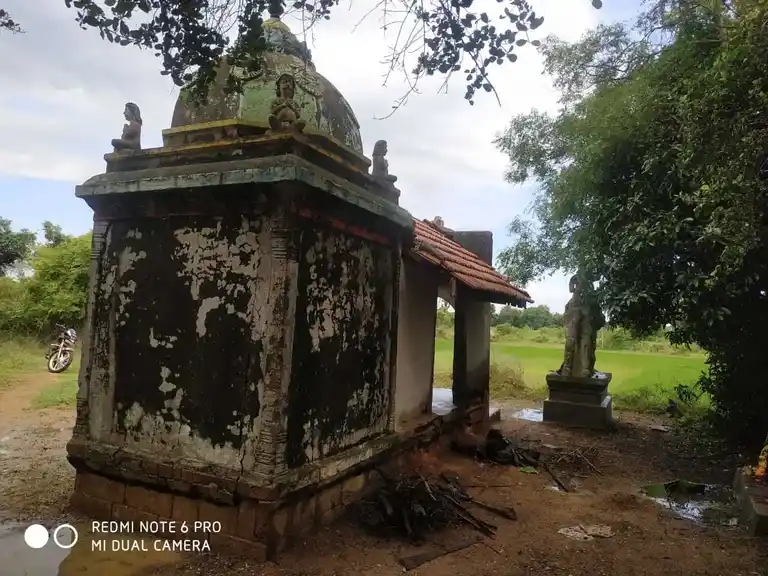 Arulmigu Vettai Ayyanar Temple, Karunkalpatti - 630561 அருள்மிகு. வேட்டை அழகிய அய்யனார் திருக்கோயில், Karunkalpatti - 630561, Sivagangai - Ancient Temple Architecture and History Image 5