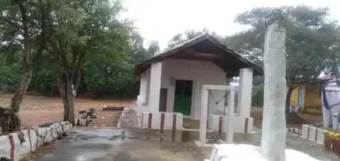 Arulmigu Vettaikarasamy Temple, 15 Velampalayam - 641652 அருள்மிகு வேட்டைகாரசாமி திருக்கோயில், 15 Velampalayam - 641652, Tiruppur - Ancient Temple Architecture and History Image 3