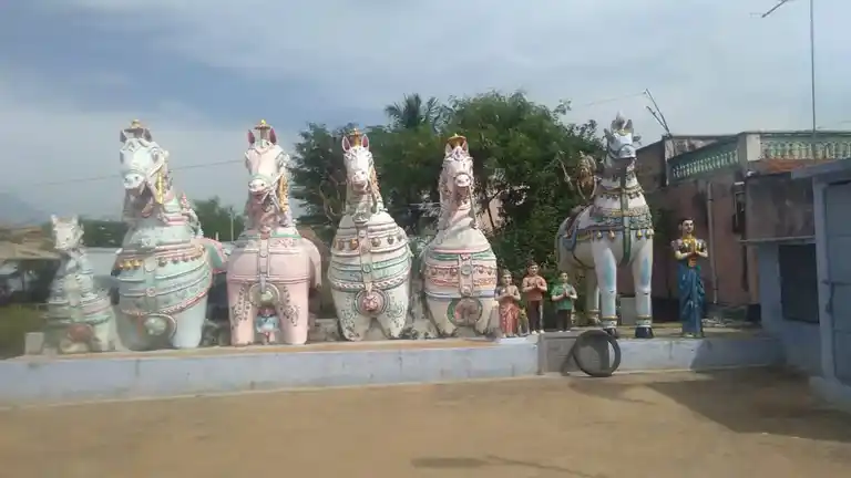Arulmigu Vettuvapatty Mariamman Temple, Vellarivelli - 637101 அருள்மிகு வேட்டுவப்பட்டி மாரியம்மன் திருக்கோயில், Vellarivelli - 637101, Salem - Ancient Temple Architecture and History Image 2