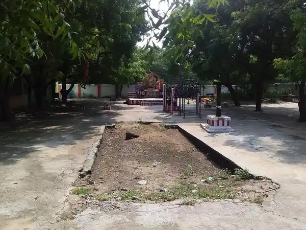 Arulmigu Veuilugandhamman Temple, Melapparuthiyoor - 626612 அருள்மிகு வெயிலுகந்தம்மன் திருக்கோயில், மேலபருத்தியூர் - 626612, Virudhunagar - Ancient Temple Architecture and History Image 4