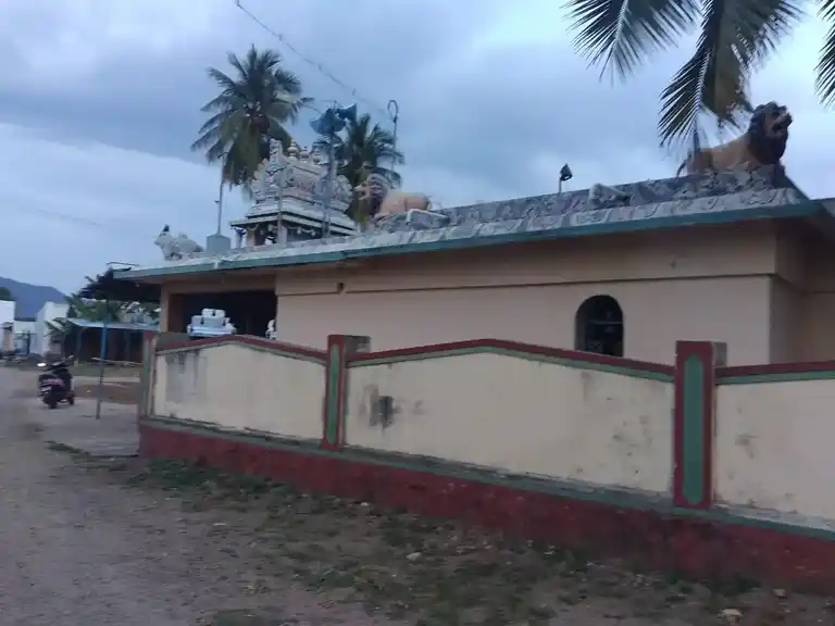 Arulmigu Vianyagar Bagavathiamman Temple, S.Palayapalayam - 637405 அருள்மிகு பகவதியம்மன் மாரியம்மன் பிடாரியம்மன் திருக்கோயில், S.Palayapalayam - 637405, Namakkal - Ancient Temple Architecture and History Image 2