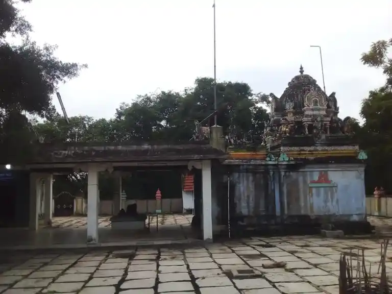 Arulmigu Vidathudai Ayyanar Temple, Thalaiyathivayal - 622202 அருள்மிகு விடத்துடைஅய்யனார் திருக்கோயில், Thalaiyathivayal - 622202, Pudukkottai - Ancient Temple Architecture and History Image 4