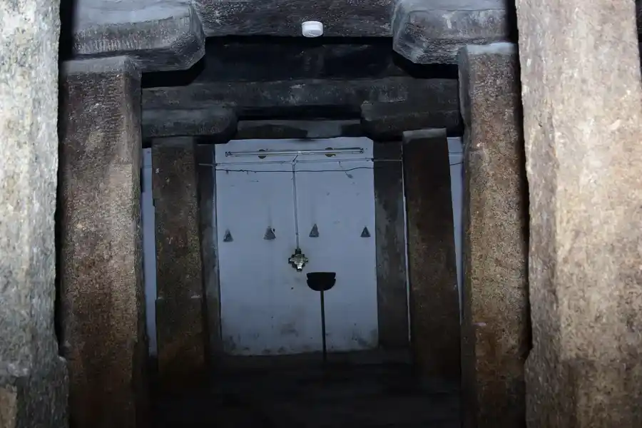 Arulmigu Vidyavanitha Pallava Parameswarar Temple, Kooram - 631502 அருள்மிகு வித்ய வனித பல்லவ பரமேஸ்வரர் திருக்கோயில், கூரம் - 631502, Tiruvallur - Ancient Temple Architecture and History Image 2