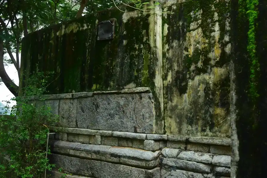 Arulmigu Vidyavanitha Pallava Parameswarar Temple, Kooram - 631502 அருள்மிகு வித்ய வனித பல்லவ பரமேஸ்வரர் திருக்கோயில், கூரம் - 631502, Tiruvallur - Ancient Temple Architecture and History Image 3