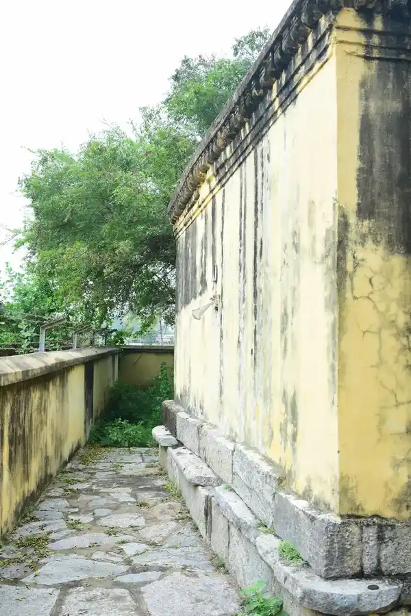 Arulmigu Vidyavanitha Pallava Parameswarar Temple, Kooram - 631502 அருள்மிகு வித்ய வனித பல்லவ பரமேஸ்வரர் திருக்கோயில், கூரம் - 631502, Tiruvallur - Ancient Temple Architecture and History Image 4