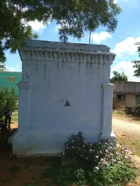 Arulmigu Vigneshwarar Temple, Ampalli - 635203 அருள்மிகு விக்னேஸ்வரர் திருக்கோயில், ஆம்பள்ளி - 635203, Krishnagiri - Ancient Temple Architecture and History Image 3