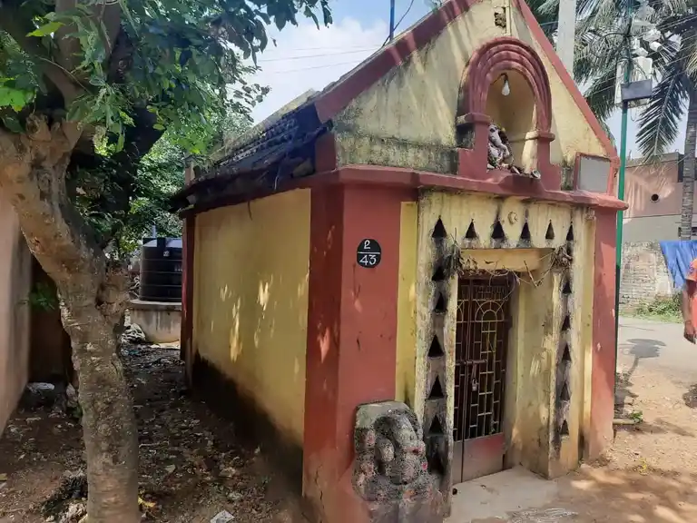 Arulmigu Vigneswarar Temple, Centre Of The Village, Athur - 601204 அருள்மிகு விக்னேஸ்வரர் திருக்கோயில், Centre Of The Village, Athur - 601204, Tiruvallur - Ancient Temple Architecture and History Image 9