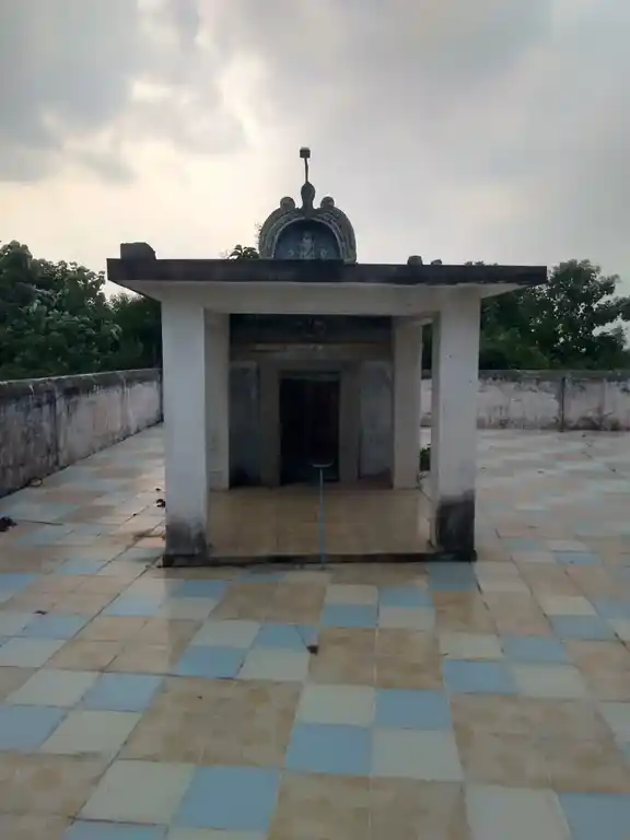 Arulmigu Vigneswarar Temple, Near Bus Stand, Kannambakkam - 601201 அருள்மிகு விக்னேஸ்வரர் திருக்கோயில், Near Bus Stand, கண்ணம்பாக்கம் - 601201, Tiruvallur - Ancient Temple Architecture and History Image 3